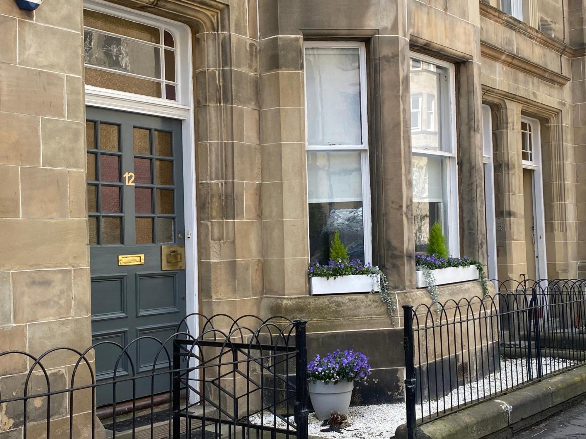 Lovely Main Door 2 Bed Apartment Edimburgo Exterior foto